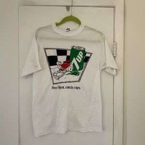 Vintage single stitch, 7-Up T-shirt Large